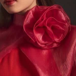 Pink Tulla Sleeves with Flower Neck Brooch